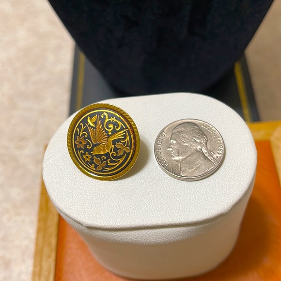 24K PLATED DAMASCENE BIRD FLORAL TAC PIN - Picture 2 of 3